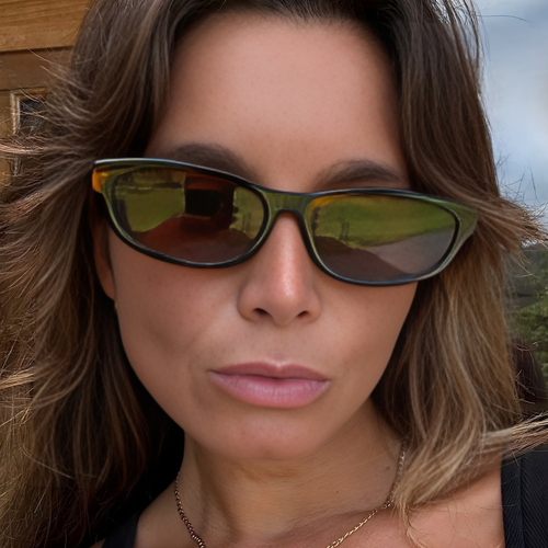 'Gia' ft. Dark Tort w. Brown Lens